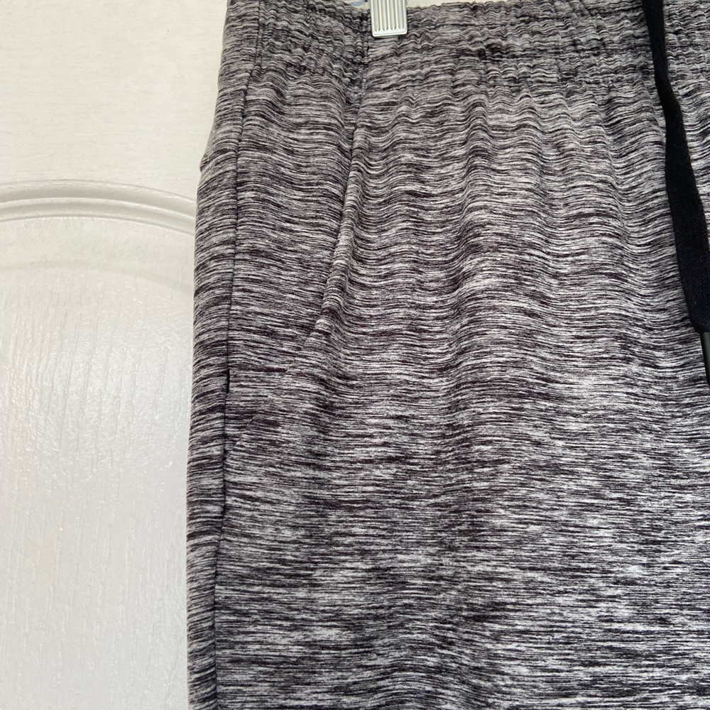 Men's Heathered Charcoal Jogger Pants - Picture 8 of 14